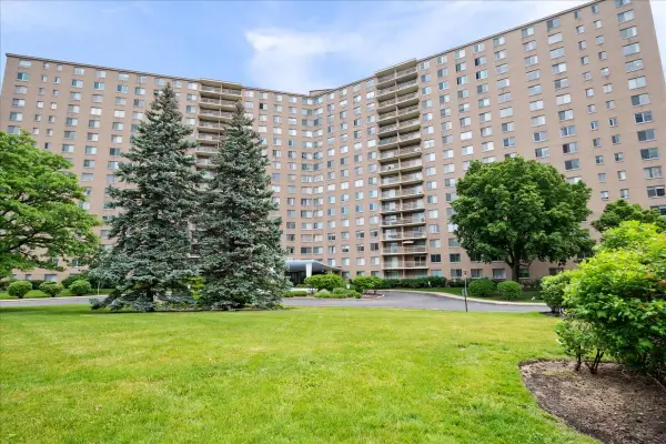 7061 N Kedzie Avenue #115, Chicago, IL 60645