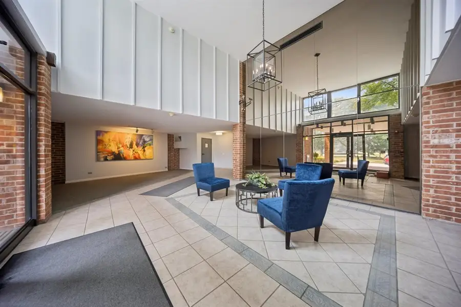 1405 E Central Road #118C, Arlington Heights, IL 60005 - #3