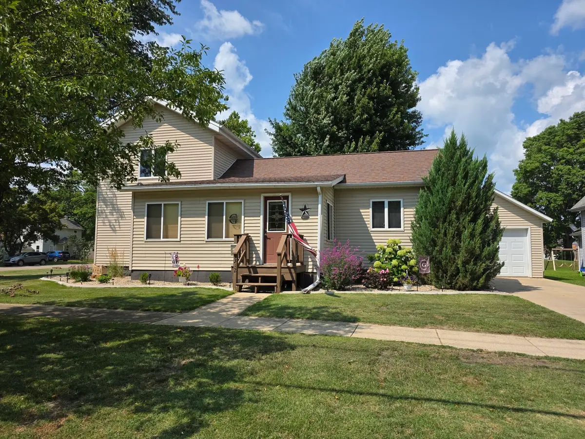 312 W 6th Street, Prophetstown, IL 61277 - #1