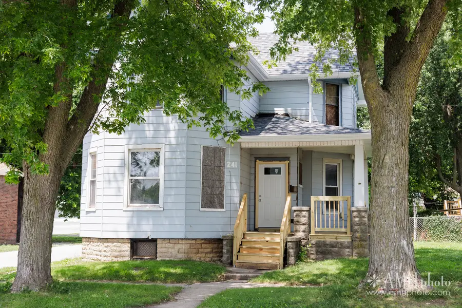 241 W Hickory Street, Kankakee, IL 60901 - #3