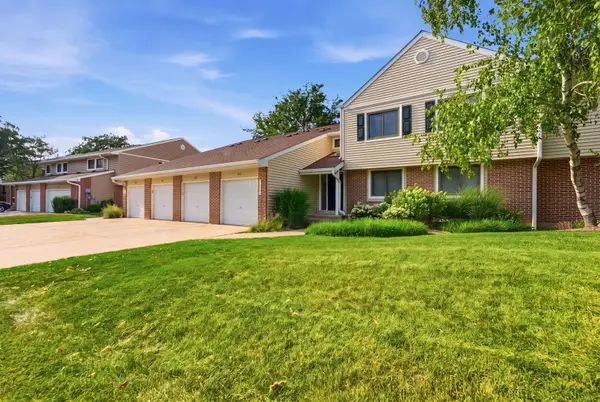 938 Hidden Lake Drive #938, Buffalo Grove, IL 60089