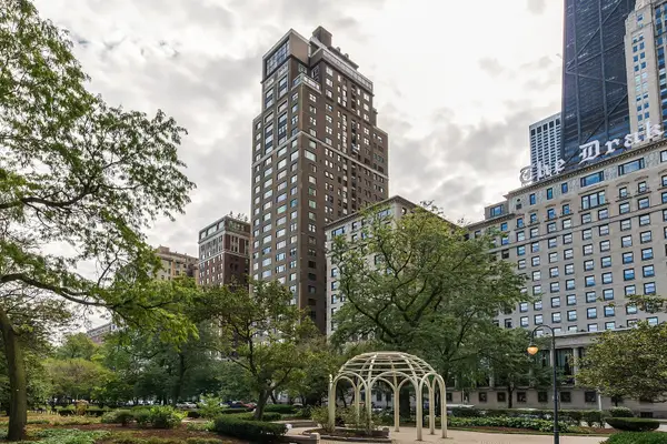 179 E Lake Shore Drive #19S, Chicago, IL 60611