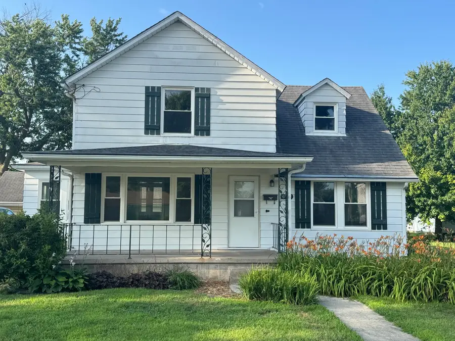 614 E Main Street, Geneseo, IL 61254 - #2