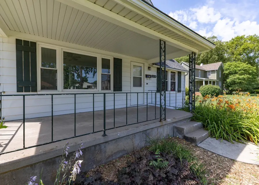 614 E Main Street, Geneseo, IL 61254 - #3