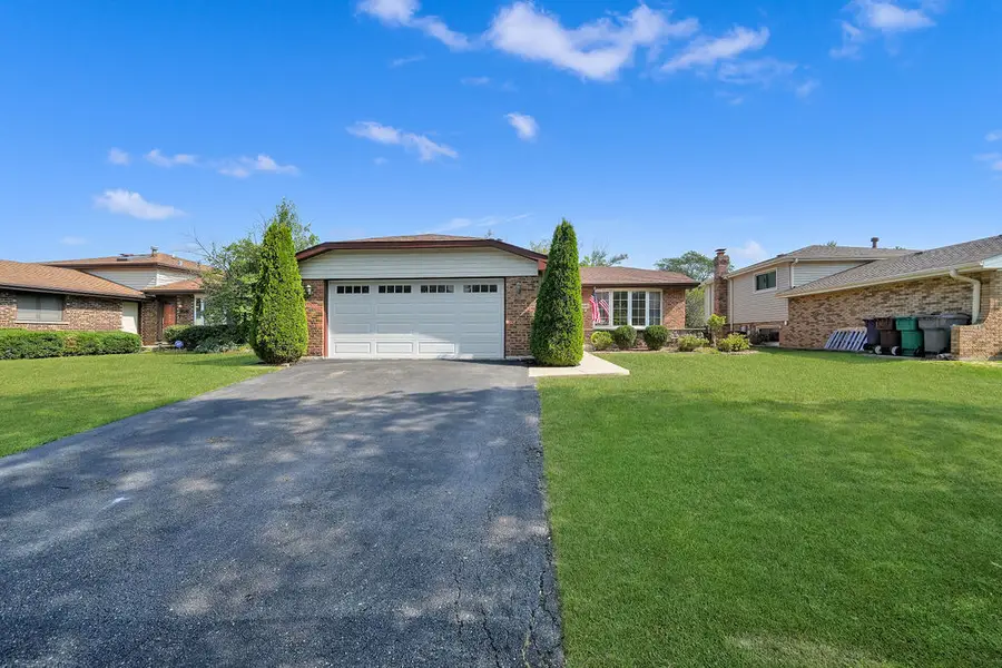 8840 Leslie Drive, Orland Hills, IL 60487 - #2