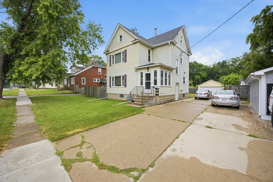 616 S Jefferson Street, Woodstock, IL 60098 - #2