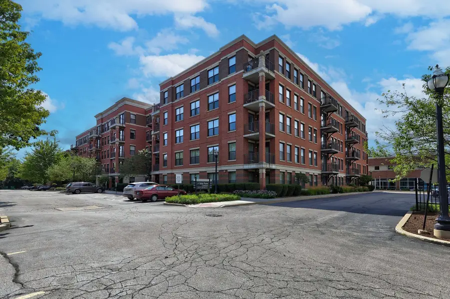 2335 W Belle Plaine Avenue #118, Chicago, IL 60618 - #2