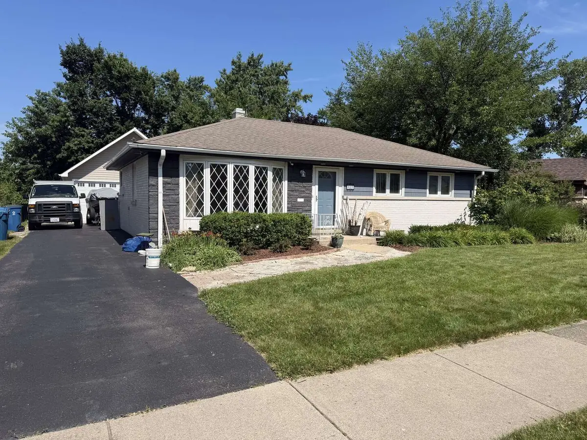 466 N Ridgeland Avenue, Elmhurst, IL 60126 - #1