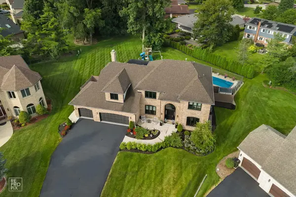 392 Crestwood Court, Wood Dale, IL 60191