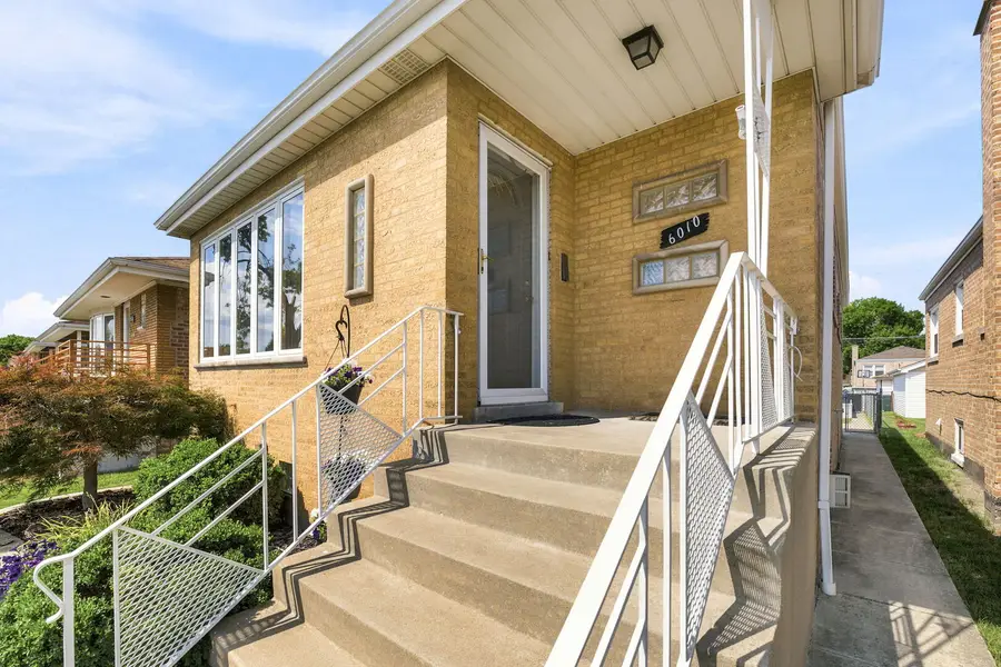 6010 S Mobile Avenue, Chicago, IL 60638 - #2