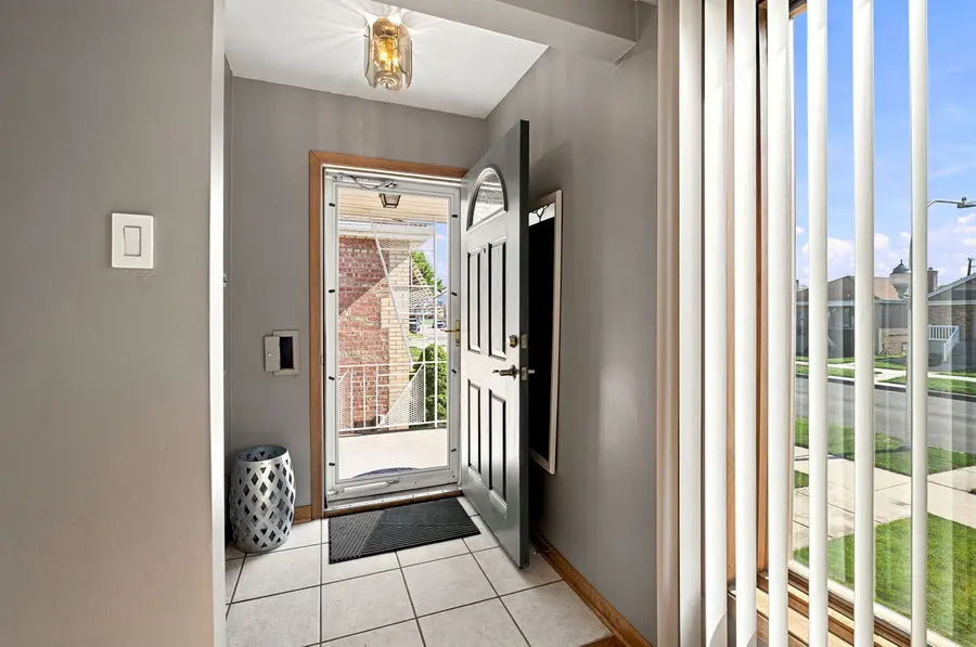 6010 S Mobile Avenue, Chicago, IL 60638 - #3
