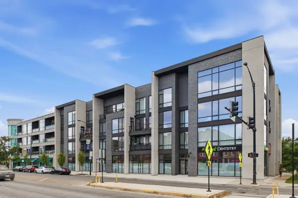 2405 W Iowa Street #402, Chicago, IL 60622