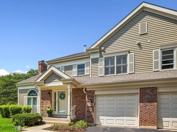 2543 E Hunter Drive, Arlington Heights, IL 60004