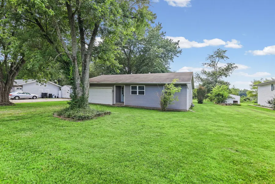 3275 Selmaville Road, Salem, IL 62881 - #3