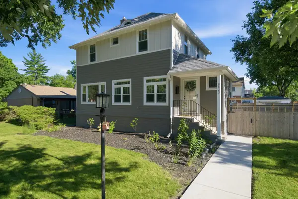 8423 Greenview Avenue, Brookfield, IL 60513