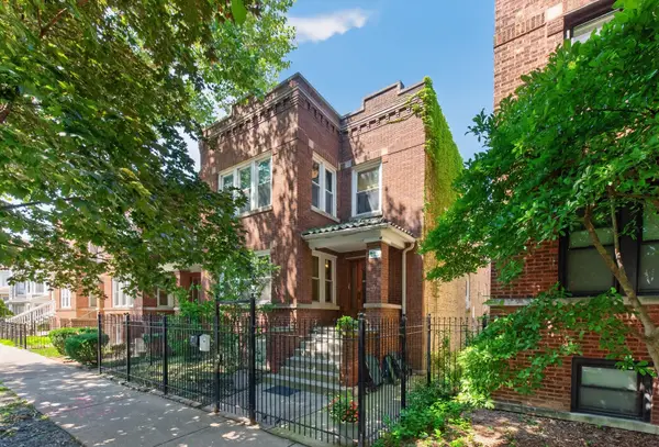 2926 N Avers Avenue, Chicago, IL 60618