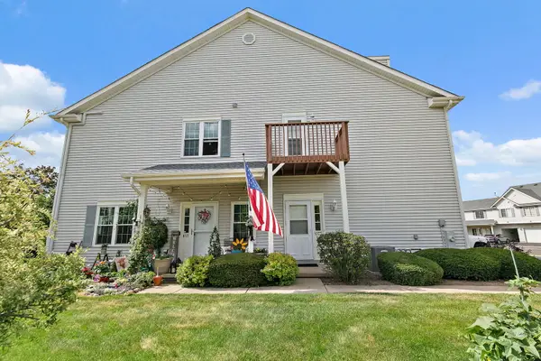 1073 Castleshire Drive #1073, Woodstock, IL 60098