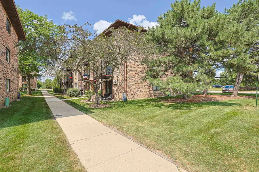 210 Klein Creek Court #5E, Carol Stream, IL 60188 - #2