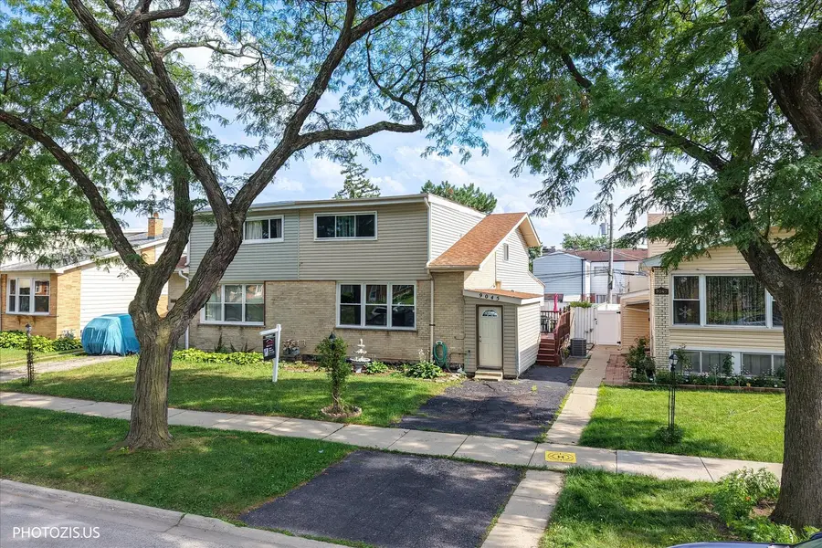9045 Emerson Drive, Des Plaines, IL 60016 - #2