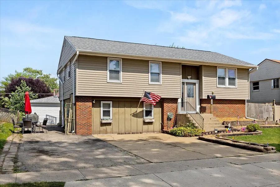 305 Hickory Avenue, Romeoville, IL 60446 - #3