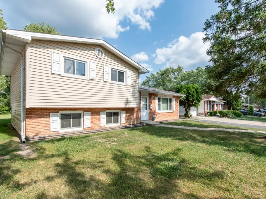 2417 Metropolitan Avenue, Waukegan, IL 60087 - #3