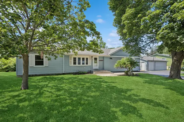 33320 N Sunset Avenue, Grayslake, IL 60030