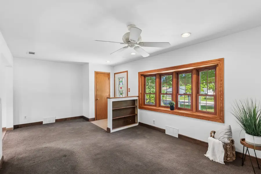 33320 N Sunset Avenue, Grayslake, IL 60030 - #3