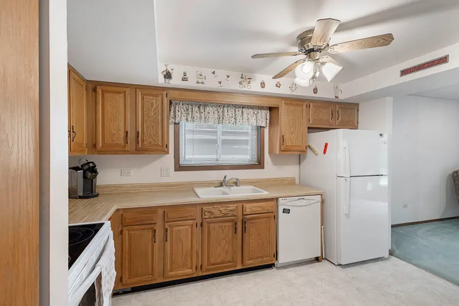 11137 East Road #A, Palos Hills, IL 60465 - #3