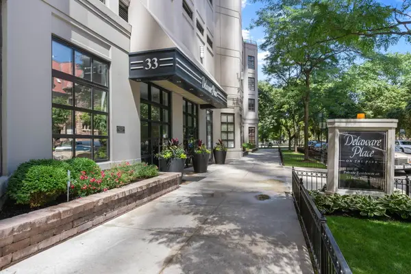 33 W Delaware Place #22H, Chicago, IL 60610