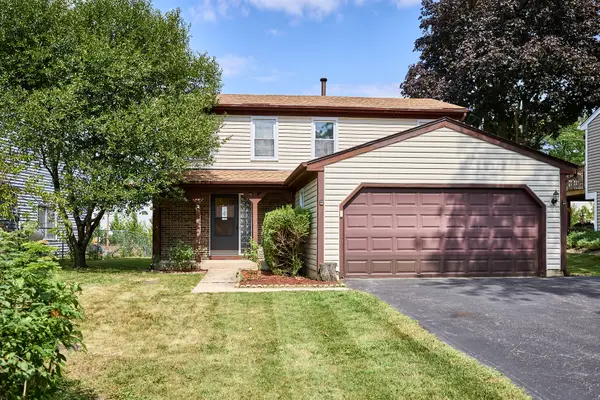 593 Iroquois Trail, Carol Stream, IL 60188