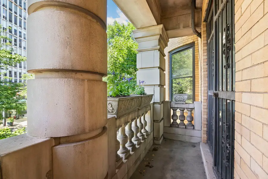 453 W Fullerton Parkway #2E, Chicago, IL 60614 - #3