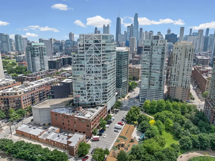 510 W Erie Street #1303, Chicago, IL 60654 - #2