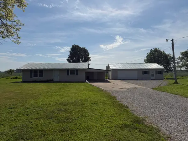 4016 Valier Carpet Road, Tamaroa, IL 62888