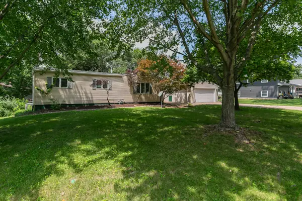 3325 40th Street, Moline, IL 61265