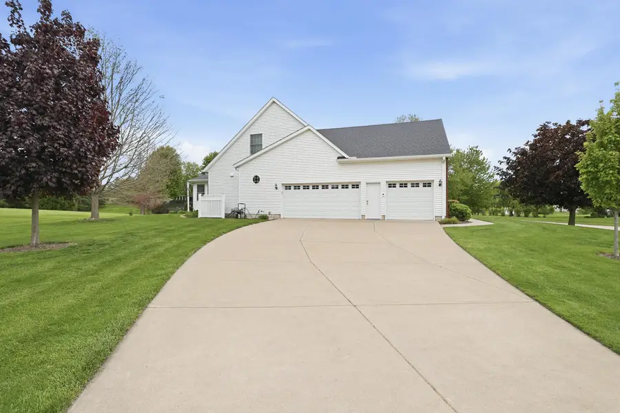 6503 Woodland Court, Davenport, IA 52807 - #3
