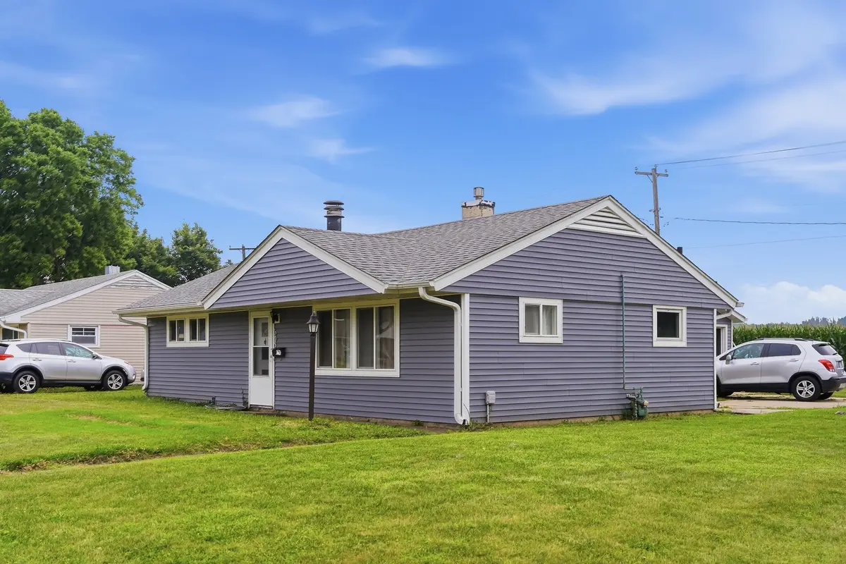 605 W 20th Street, Rock Falls, IL 61071 - #1
