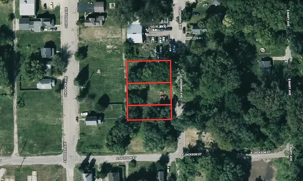 40 S Johanna Avenue, Freeport, IL 61032