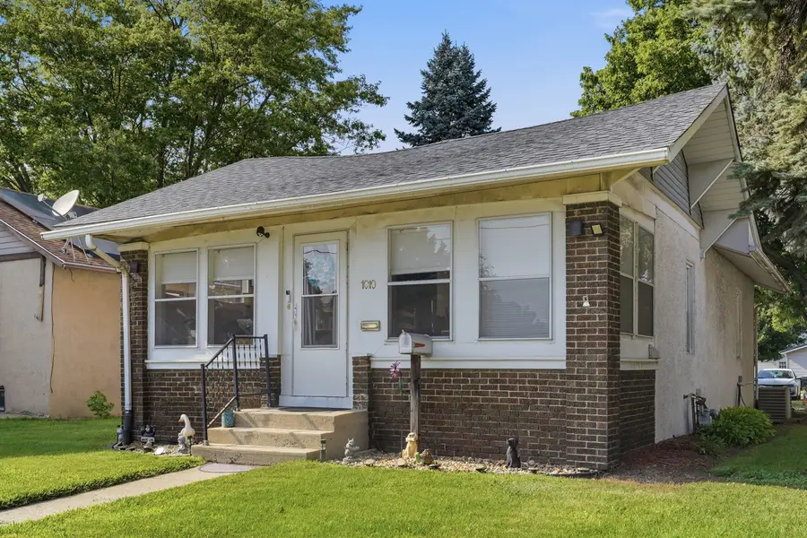 1010 W 5th Street, Sterling, IL 61081 - #3