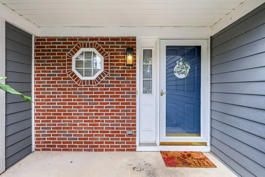 1182 Harbor Court, Glendale Heights, IL 60139 - #2