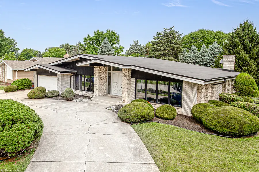12138 S Cheyenne Drive, Palos Heights, IL 60463 - #2