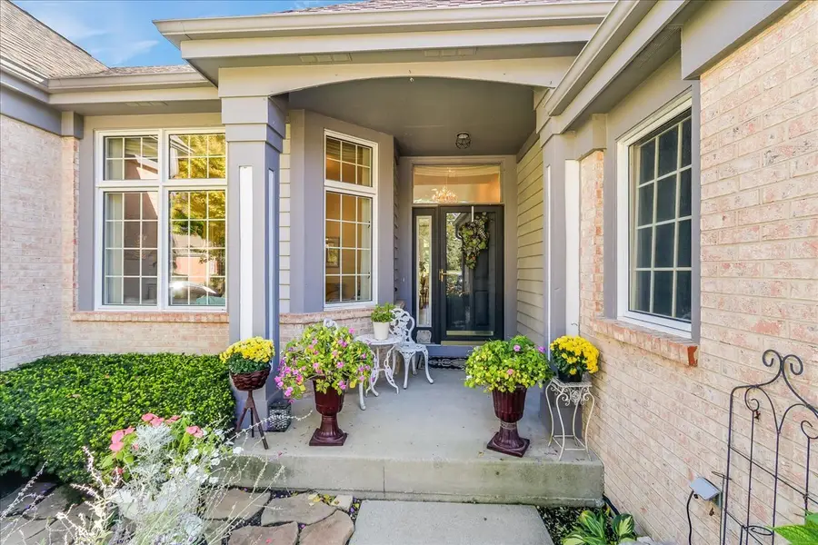 8 Canterbury Court, Lake In The Hills, IL 60156 - #2