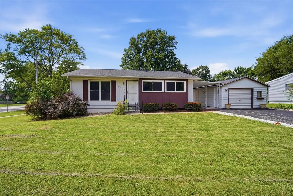 1302 Pinehurst Drive, Bloomington, IL 61704 - #1
