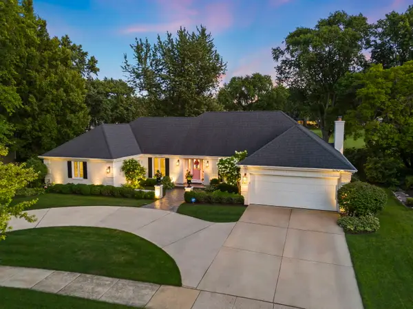 1010 Thunderbird Lane, Naperville, IL 60563