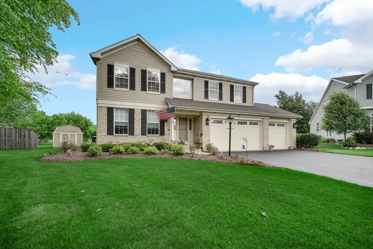 6 Yorkshire Court, Algonquin, IL 60102 - #1