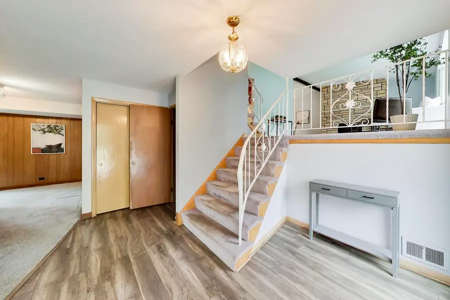 803 E Valley Lane, Arlington Heights, IL 60004 - #3
