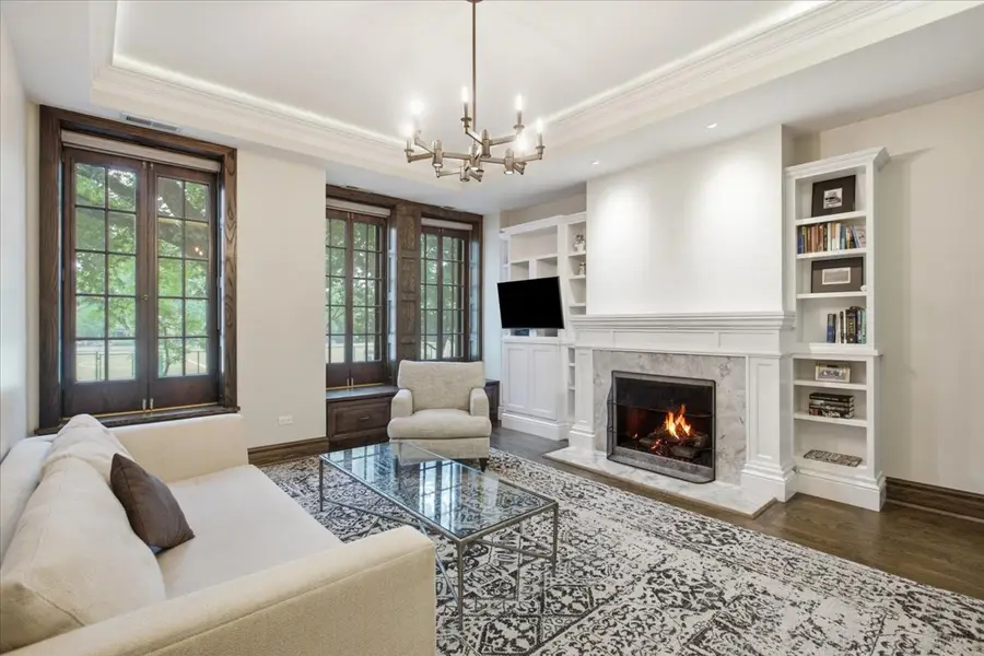 319 W Webster Avenue #1, Chicago, IL 60614 - #3