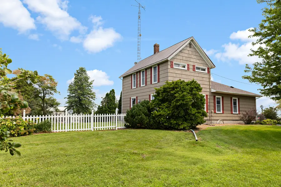 1066 E 1100 North Road, Onarga, IL 60955 - #2