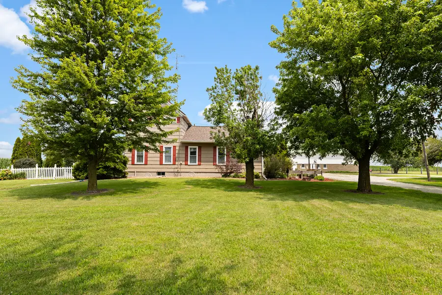 1066 E 1100 North Road, Onarga, IL 60955 - #3