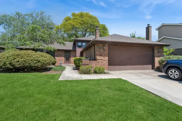 2214 Hamilton Lane, Darien, IL 60561