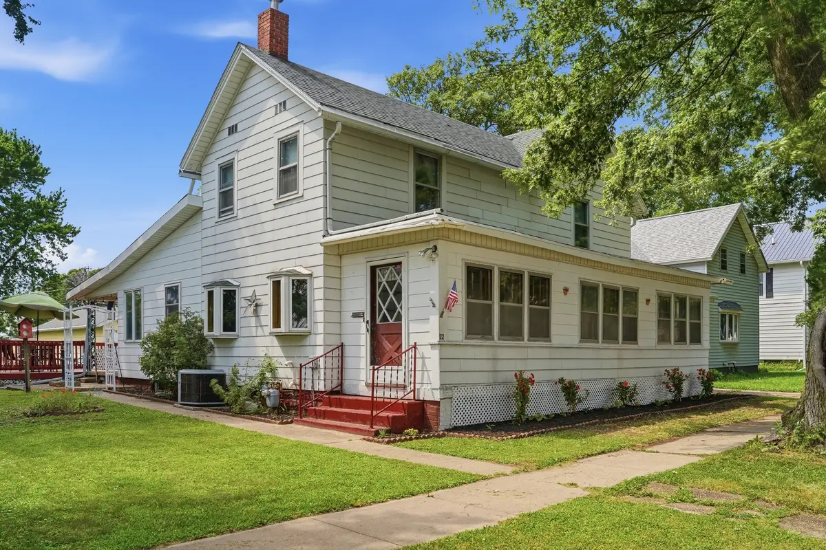 22 N Metcalf Avenue, Amboy, IL 61310 - #1
